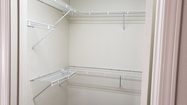 Building Photo - ONLY $2,550 PER MONTH FOR THIS SPACIOUS RANCH STYLE HOME -  2056 SQ FT / 3BDRM/2BATH/3GARAGE ON O...