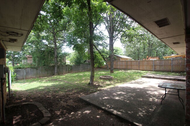 Building Photo - Beautiful 3 bedroom 2 bath home in Tyler!