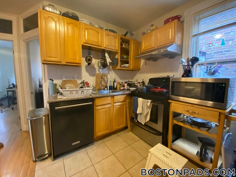 Building Photo - 3 Warwick St