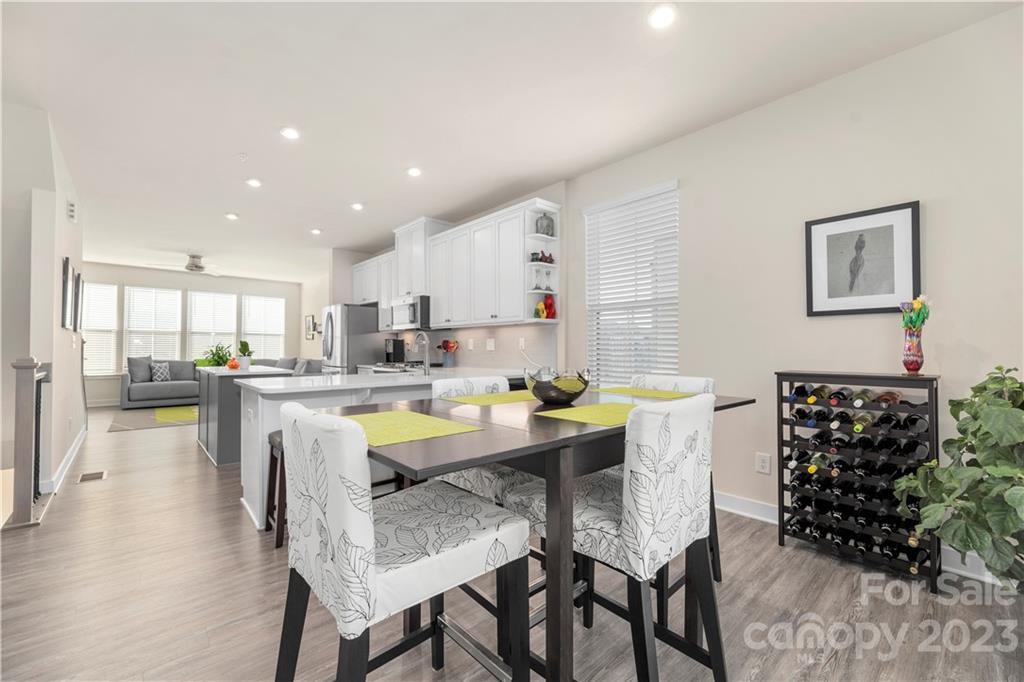 Building Photo - 436 W Tremont Ave