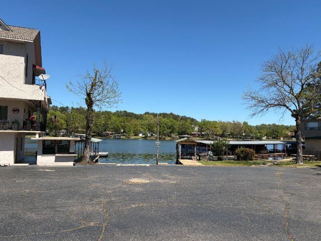 Building Photo - 105 Chambers Point