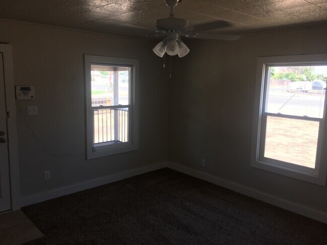 Building Photo - Available Soon! WITH HVAC