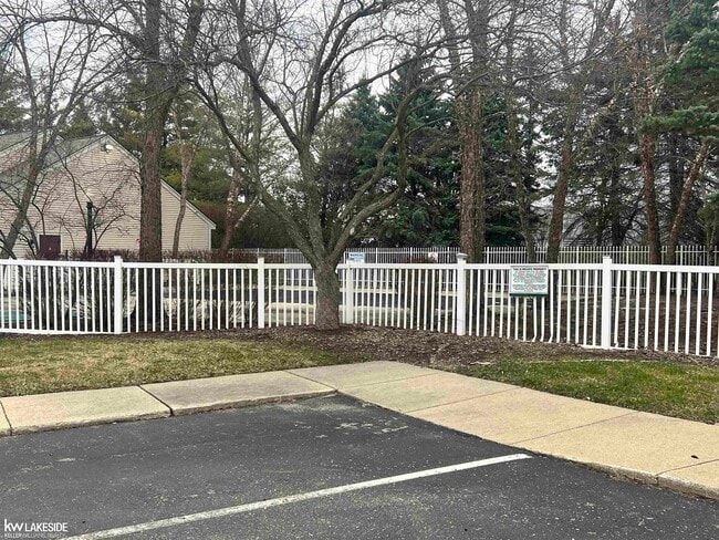 Building Photo - 1511 Porter Cir