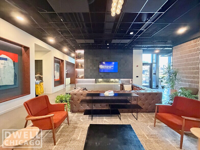 Building Photo - 1111 W Lake St