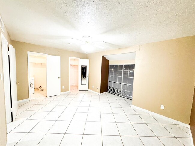 Building Photo - 12633 Memorial Dr