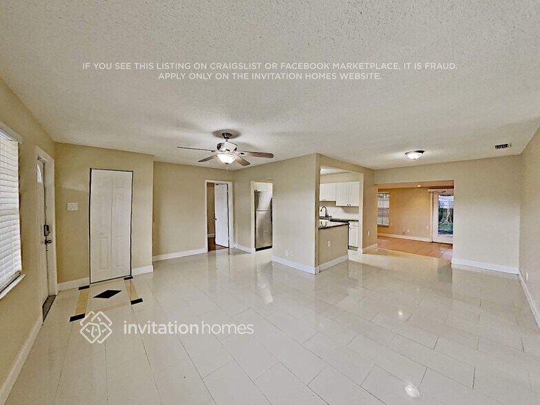 Building Photo - 3675 Gull Rd