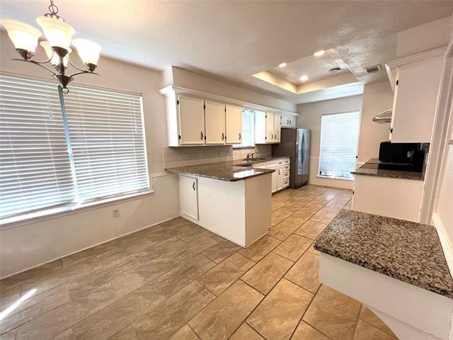 Building Photo - 1501 Willow Crest Dr