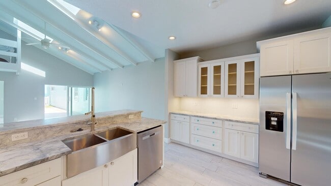 Building Photo - 959 N Hwy A1A