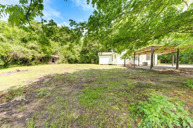 Building Photo - 808 TX-393 Loop