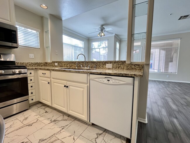 Building Photo - 12604 Carmel Country Rd