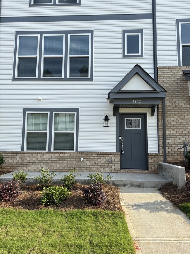 Primary Photo - 1732 Blanche St