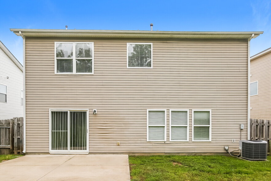 Building Photo - 12615 Cumberland Cove Dr