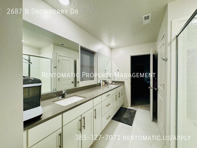 Building Photo - 2687 N Snowberry Dr