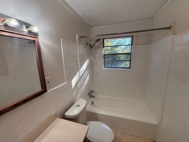 Building Photo - Vintage Charm Meets Modern Convenience