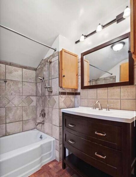 Building Photo - 4240 Fairview Ave