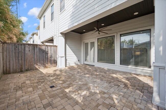 Building Photo - 4405 Schuler St