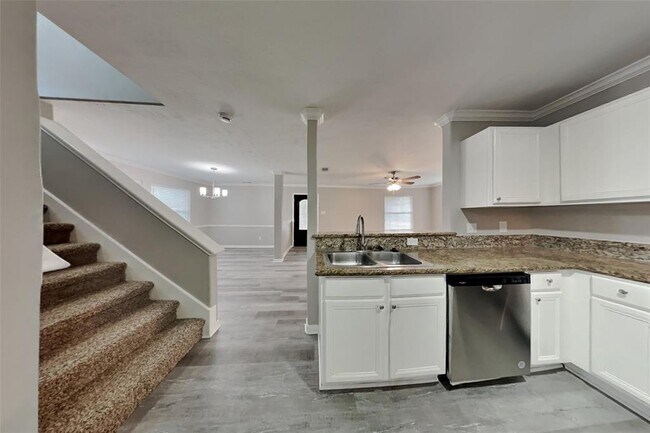 Building Photo - 18502 Dinner Creek Dr