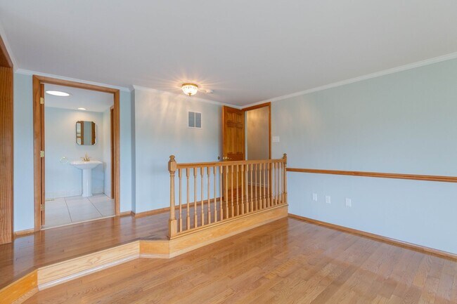 Building Photo - 4 Bed, 3, Bath Single Family Home in Ranson, WV