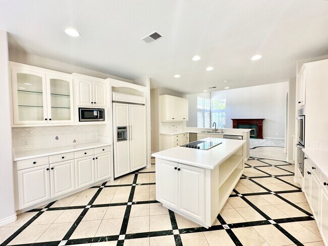 Building Photo - 4286 La Canada Rd
