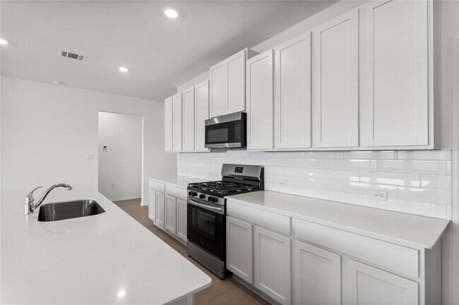 Building Photo - 110 Miglia St