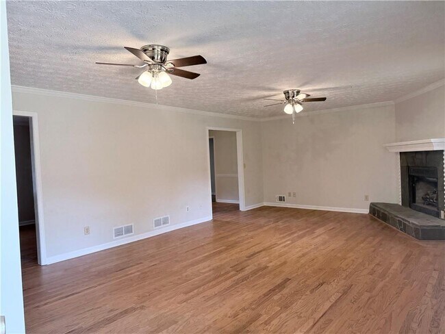 Building Photo - 40 Salem Ridge