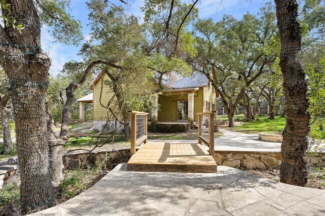 Building Photo - 116 Cascade Trail