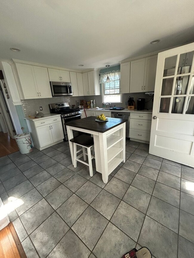 Building Photo - Dennis Port 2 bedroom Ranch