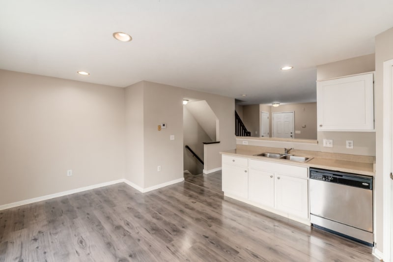 Building Photo - 6551 Crab Apple Dr