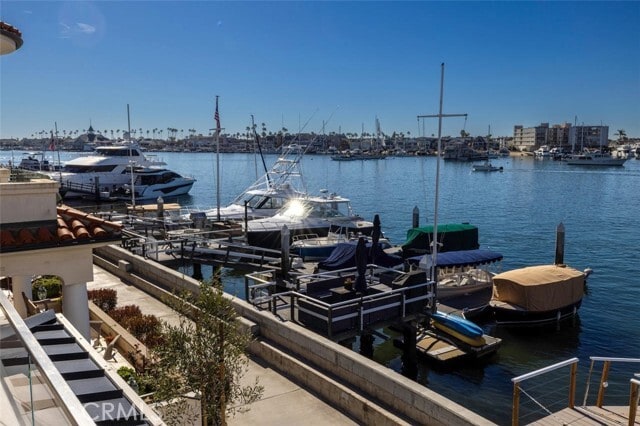 Building Photo - 130 S Bay Front