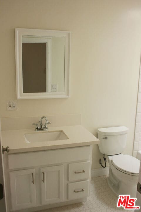 Building Photo - 418 S Roxbury Dr
