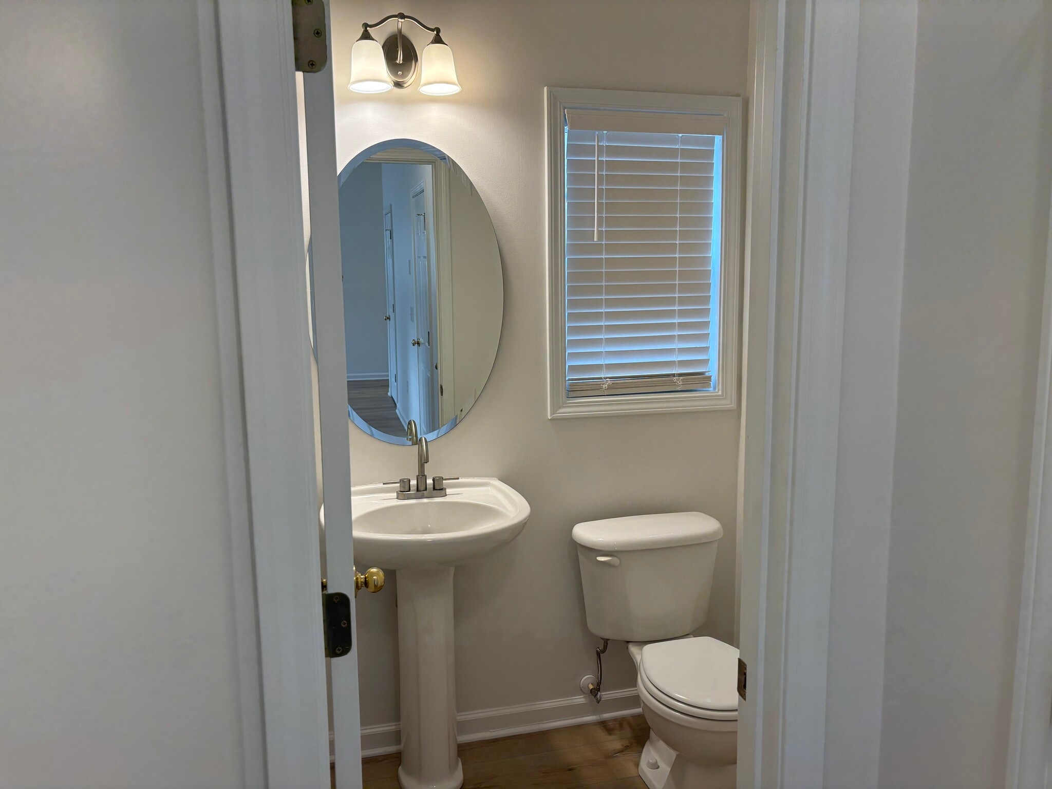 Building Photo - 27 Farm Brook Way