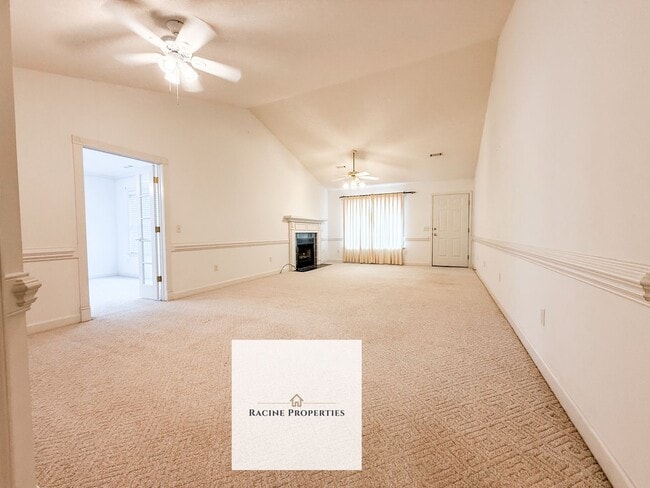 Building Photo - Quiet Living in Easley!