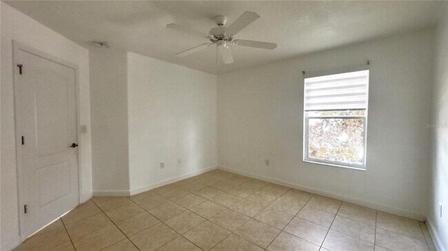 Building Photo - 910 Suffolk Pl