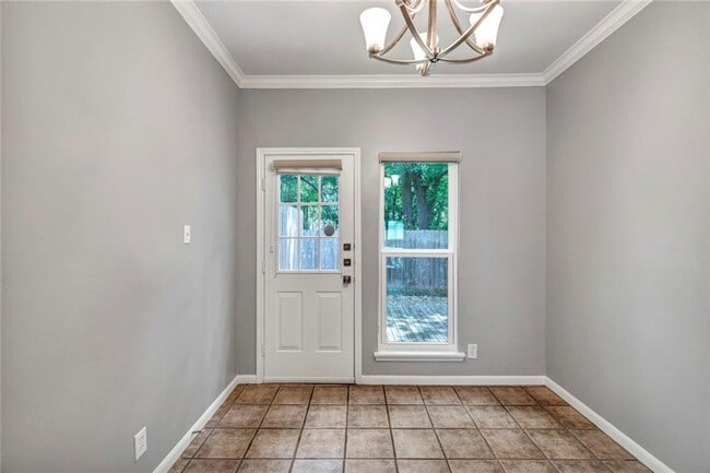 Building Photo - 1307 Kinney Ave