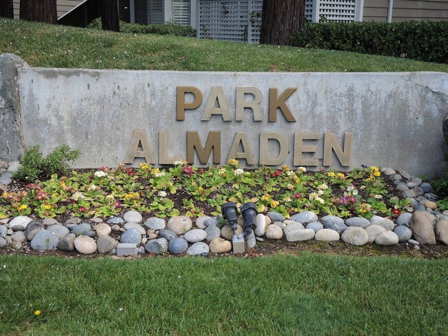Building Photo - 2/2 Downstairs Unit in Desirable Park Alma...