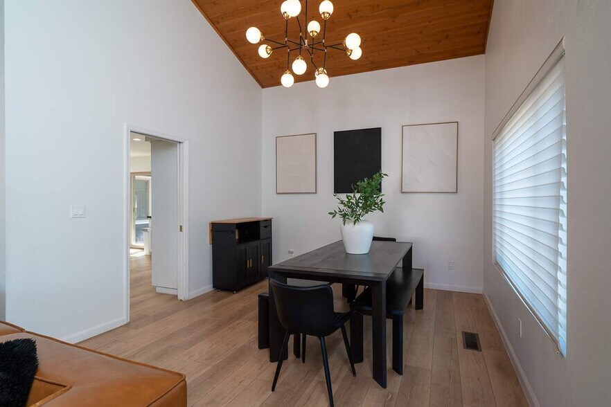 Building Photo - 4530 Red Fox Ln