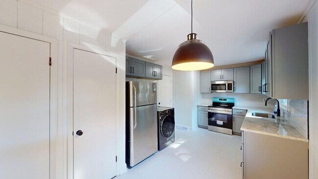 Building Photo - 1510 Woodhill Ln