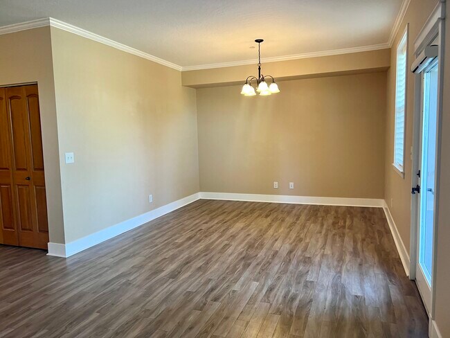 Building Photo - 2025 Mullan Rd