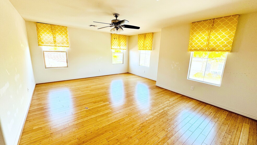 Building Photo - 2533 W Brisa Dr
