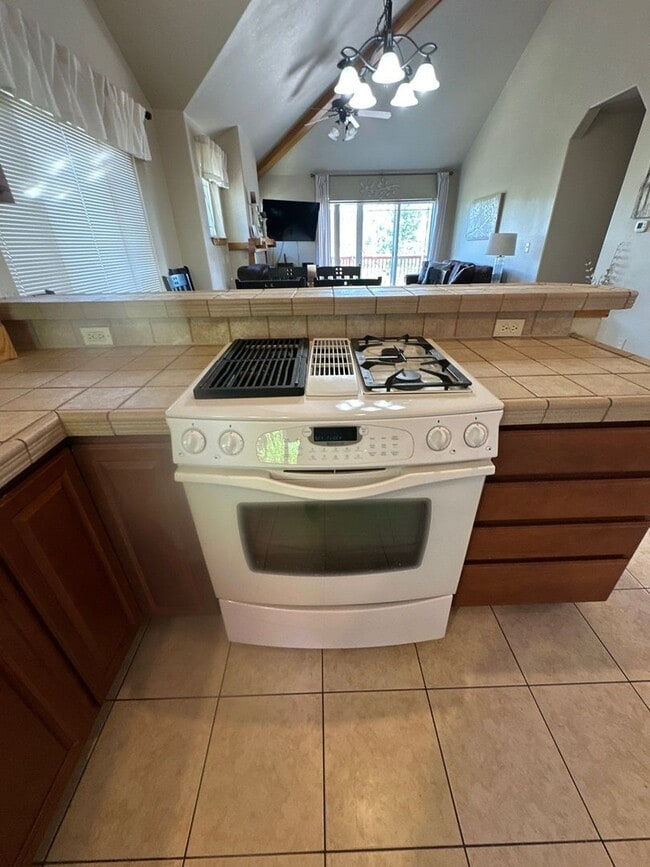 Building Photo - 5015 Falcon Dr