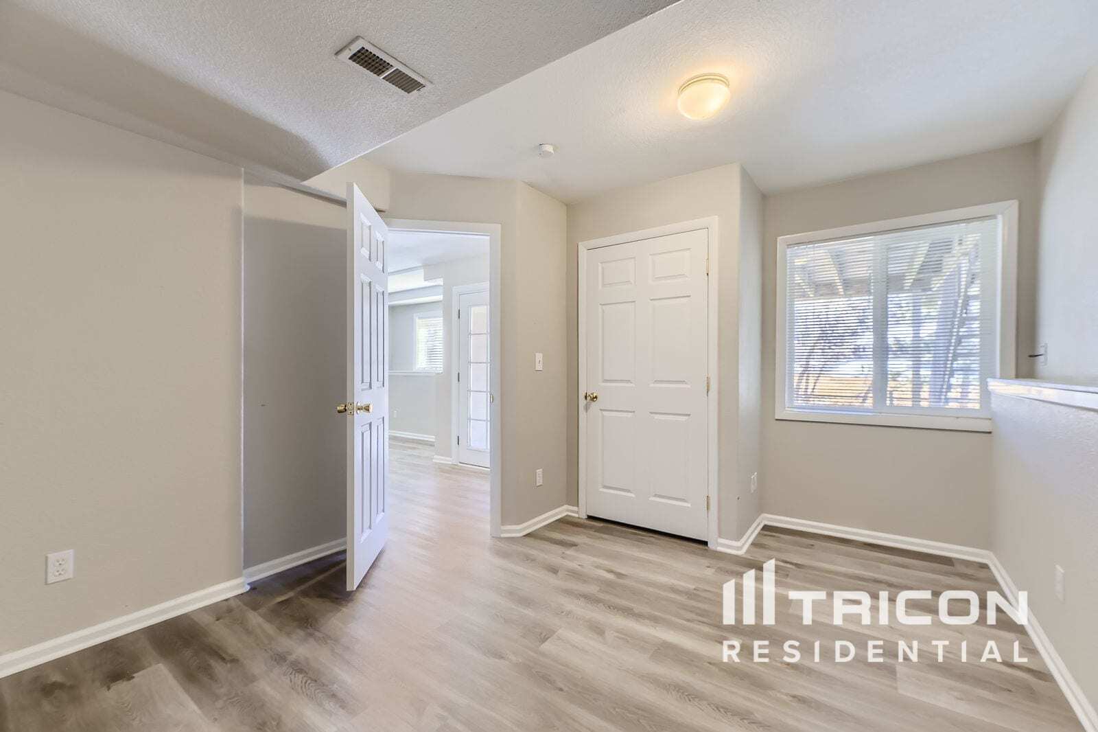 Building Photo - 9734 E Villasur Ct