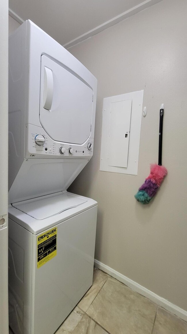 Building Photo - 70 Camp Creek Rd N