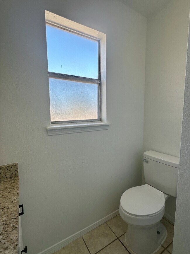 Building Photo - 5509 Oakbriar Cir