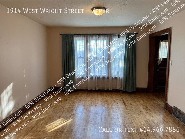 Building Photo - Classic 2-Bedroom Apartment with Old-World...