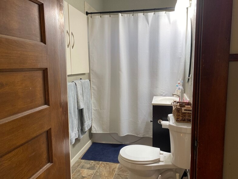 Building Photo - 3318 Tyler St NE