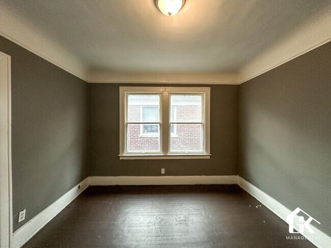 Building Photo - 2732-2734 Clements