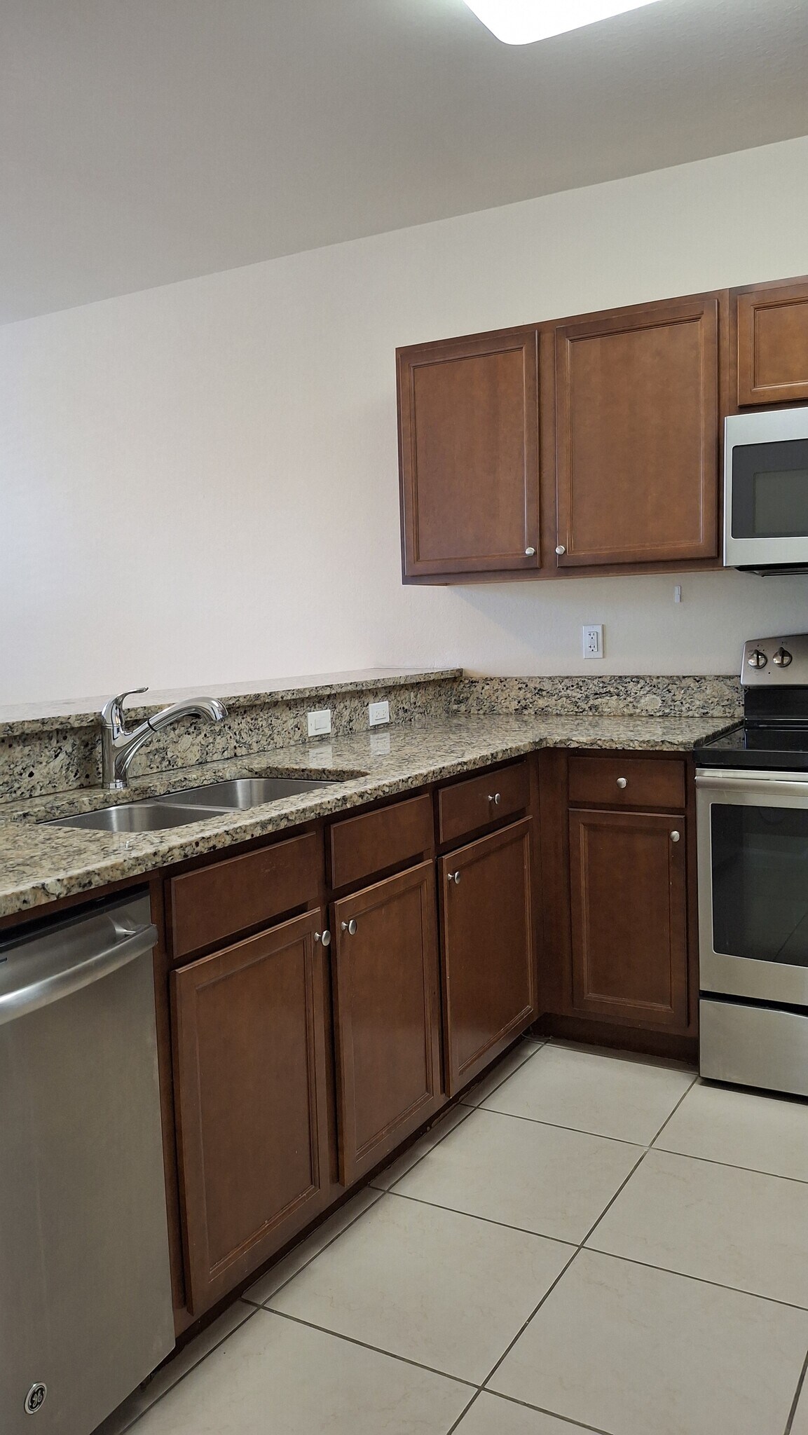 Building Photo - 8760 NW 97th Ave