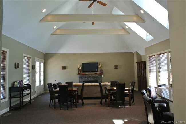 Building Photo - 140 Kyles Way