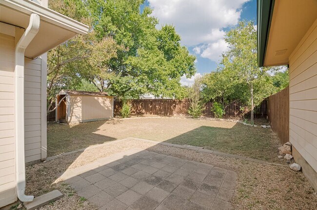 Building Photo - 16827 Whitebrush Loop