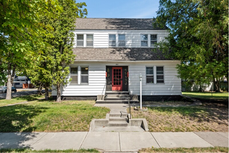 Building Photo - 801 E Lakeside Ave